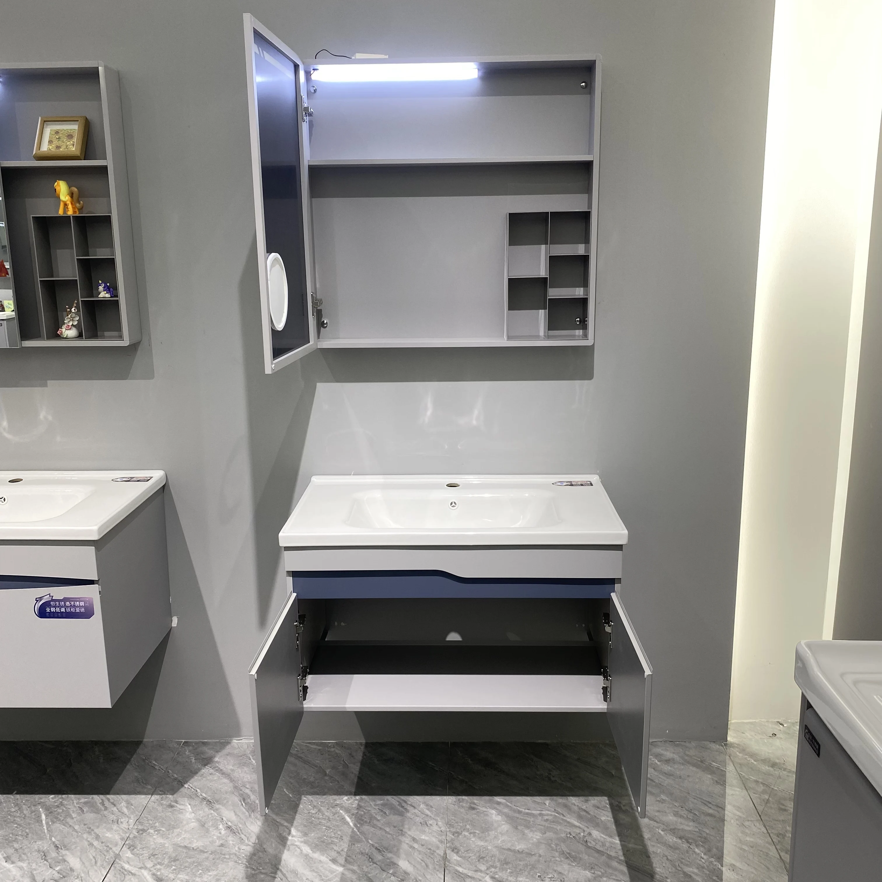 Modern Wall-Mounted 80cm Rectangular Bathroom Vanity Mirror Vanity Combo Basin Chrome Finish Customizable Logo/Graphic Design