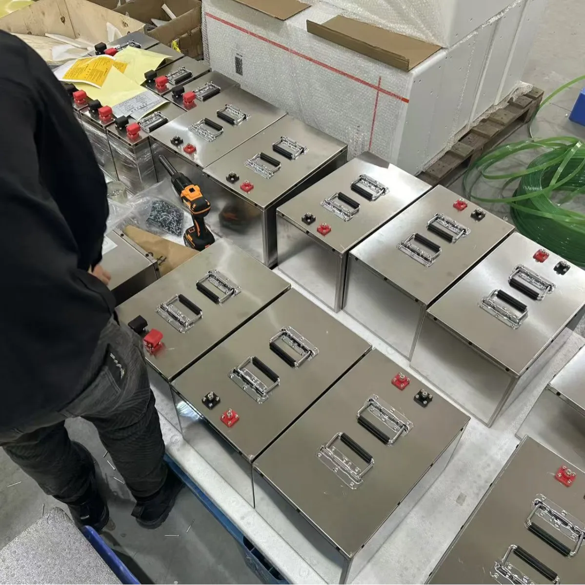 Solar Street Light Monitoring Lithium Iron Phosphate Battery 12.8V400AH Stainless Steel Shell Photovoltaic Energy Storage