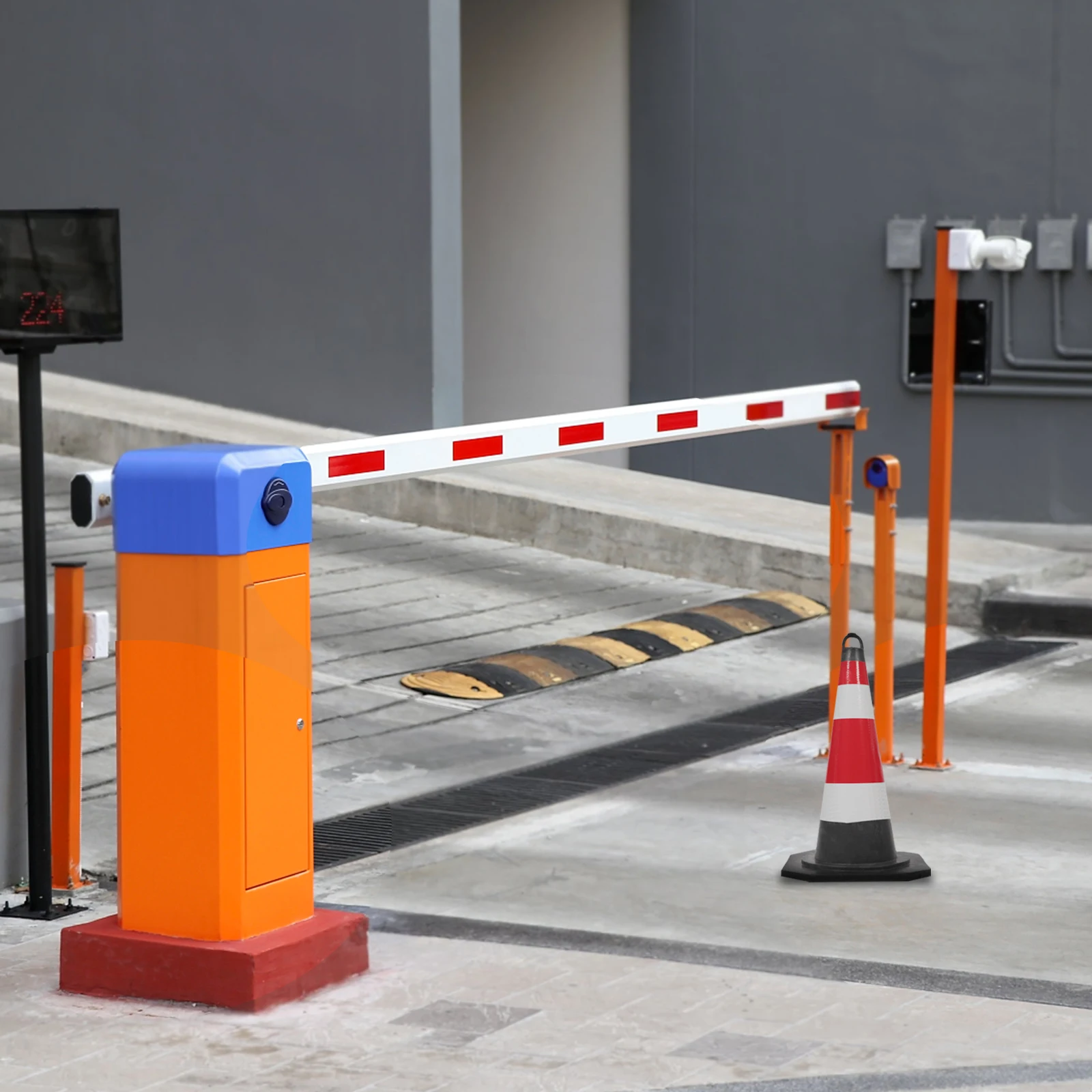 

Plastic Traffic Warning Cones Reflective Strips Weather Resistant Lightweight Road Construction Parking Lot Safety