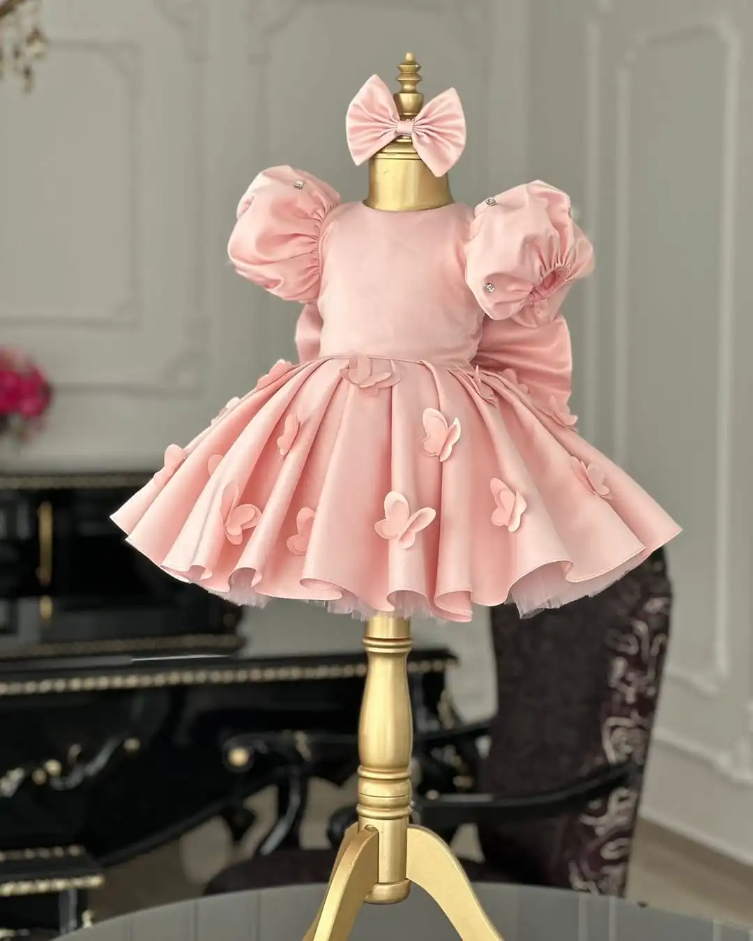 

Customized Baby Pink Flower Girl Dress For Wedding Satin O-neck Mini With Bow Kids Birthday Party First Communion Pageant Gown