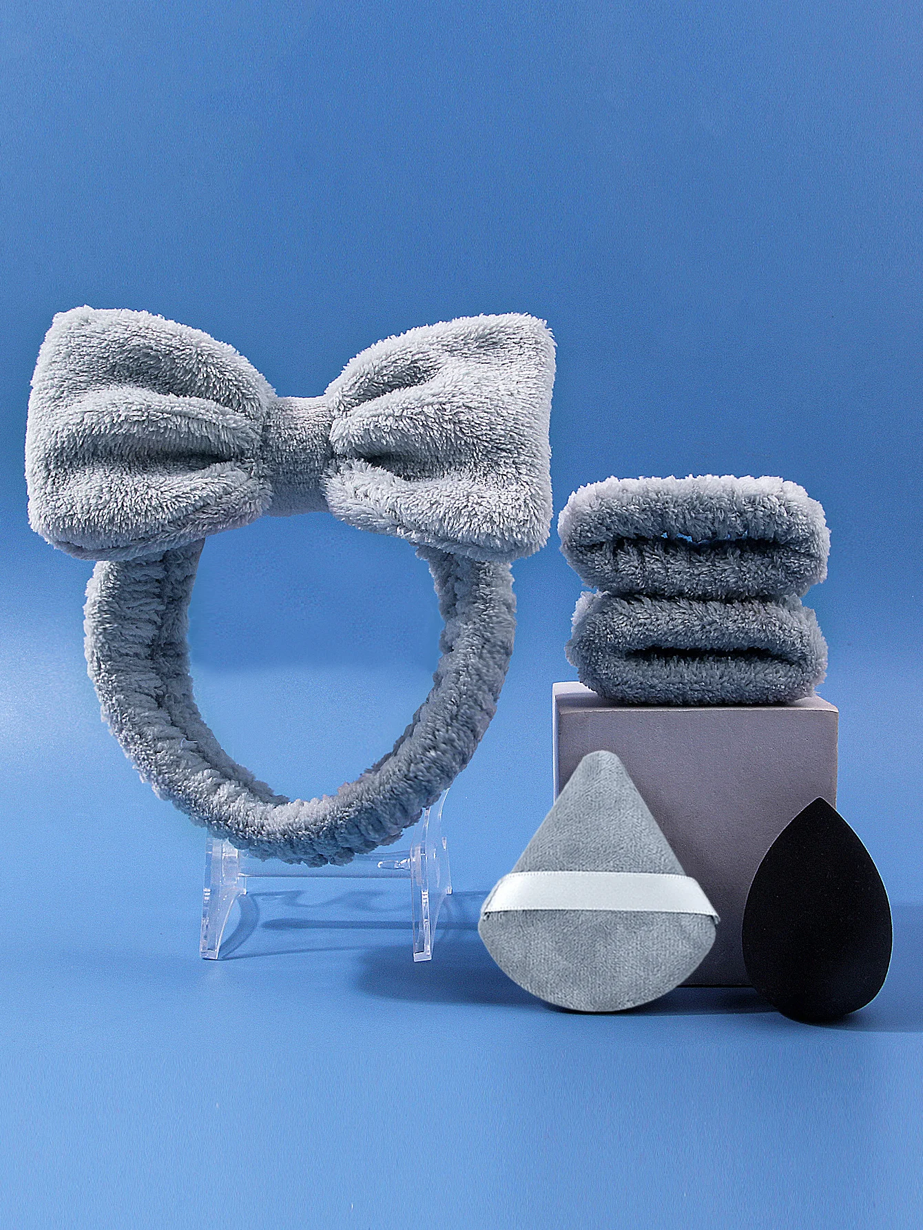 مجموعة فرش مكياج متعددة الوظائف ذات شعيرات ناعمة مكونة من 10 قطع + 2 قطعة منتفخة مسحوق إسفنجية على شكل بيضة مثلثة + 3 قطع ربطة شعر وحزام معصم