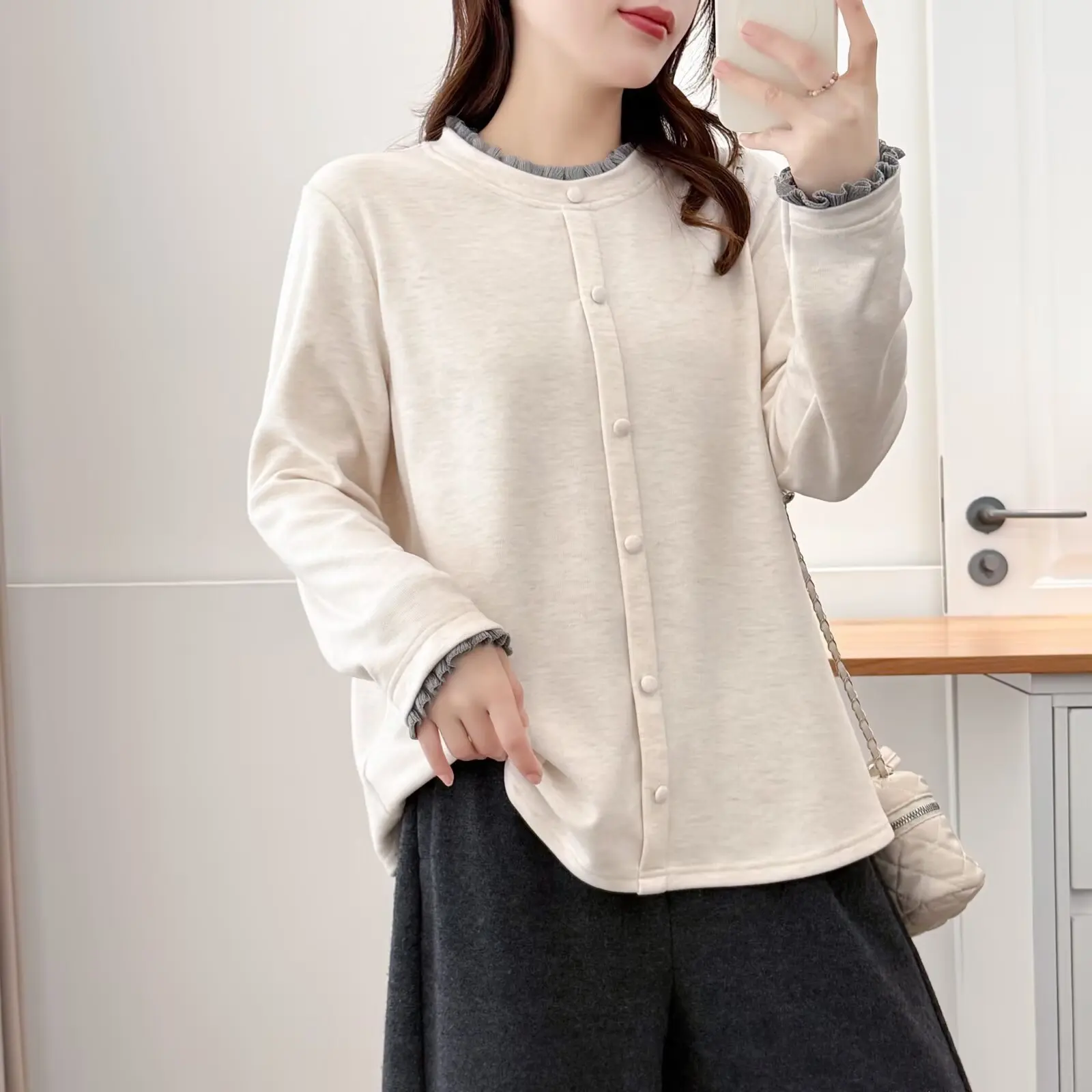 

XXXXL Модная женская футболка больших размеров Осень-зима Поддельные комплекты из 2 предметов Повседневная теплая одежда с рюшами на воротнике и длинными рукавами Базовые топы 2550