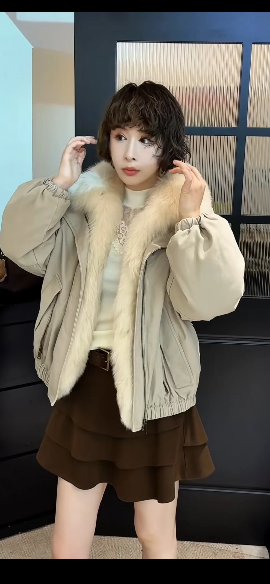 

Зимний утепленный повседневный свободный однотонный модный жилет для женщин 2025 года: новая европейская дизайнерская сенсация