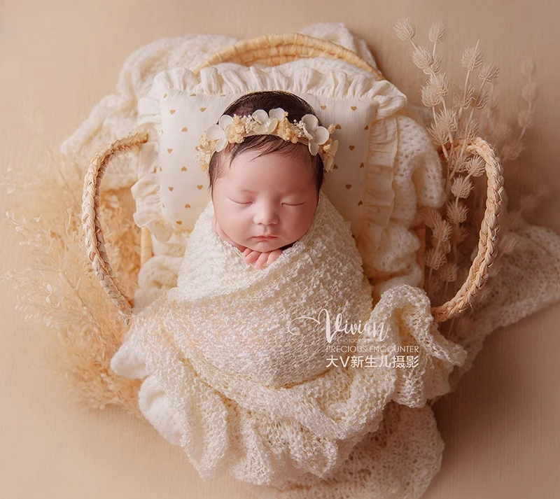 Newborn Photography Props Nordic Vintage Rattan Basket Headband White Knitted Wrap Blanket Possing Pillow Floral Accessories Set