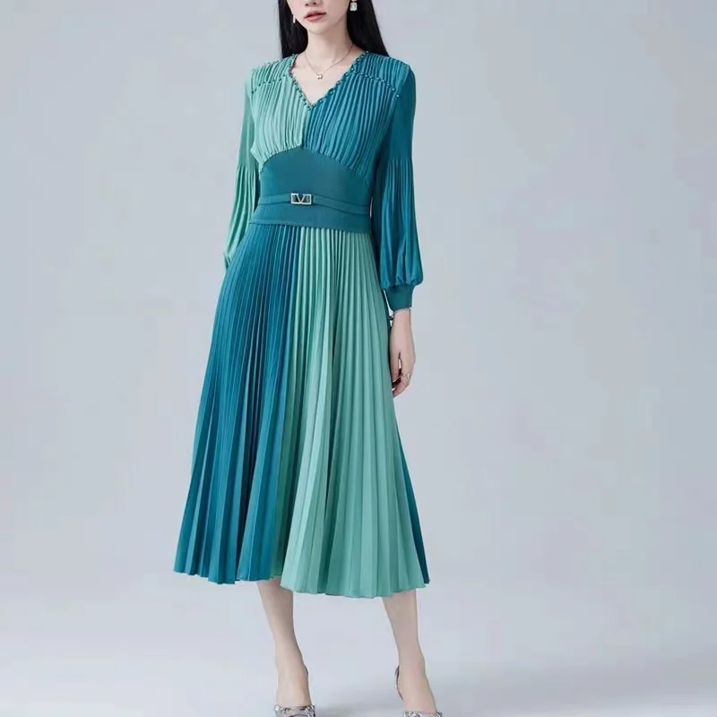 2024 Herbst Miyake Plisseekleid Premium Chic Clash Colors Mittellange Eleganz Age-Defying Grace