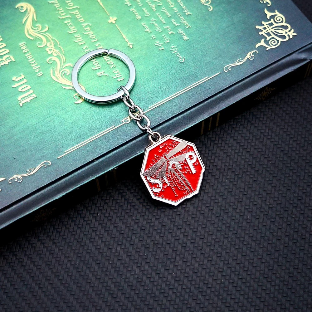 The Last Of Us Firefly Logo Pendant Keychain Fashion Ellie Tess Leaf Charm Keychains for Men Women Game Accessories Car Key Ring