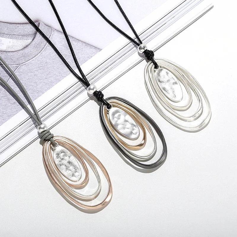 Vintage Women Long Leather Necklace Contrast Color Metal Circle Pendant Suspension Chains Collares Necklace Jewelry