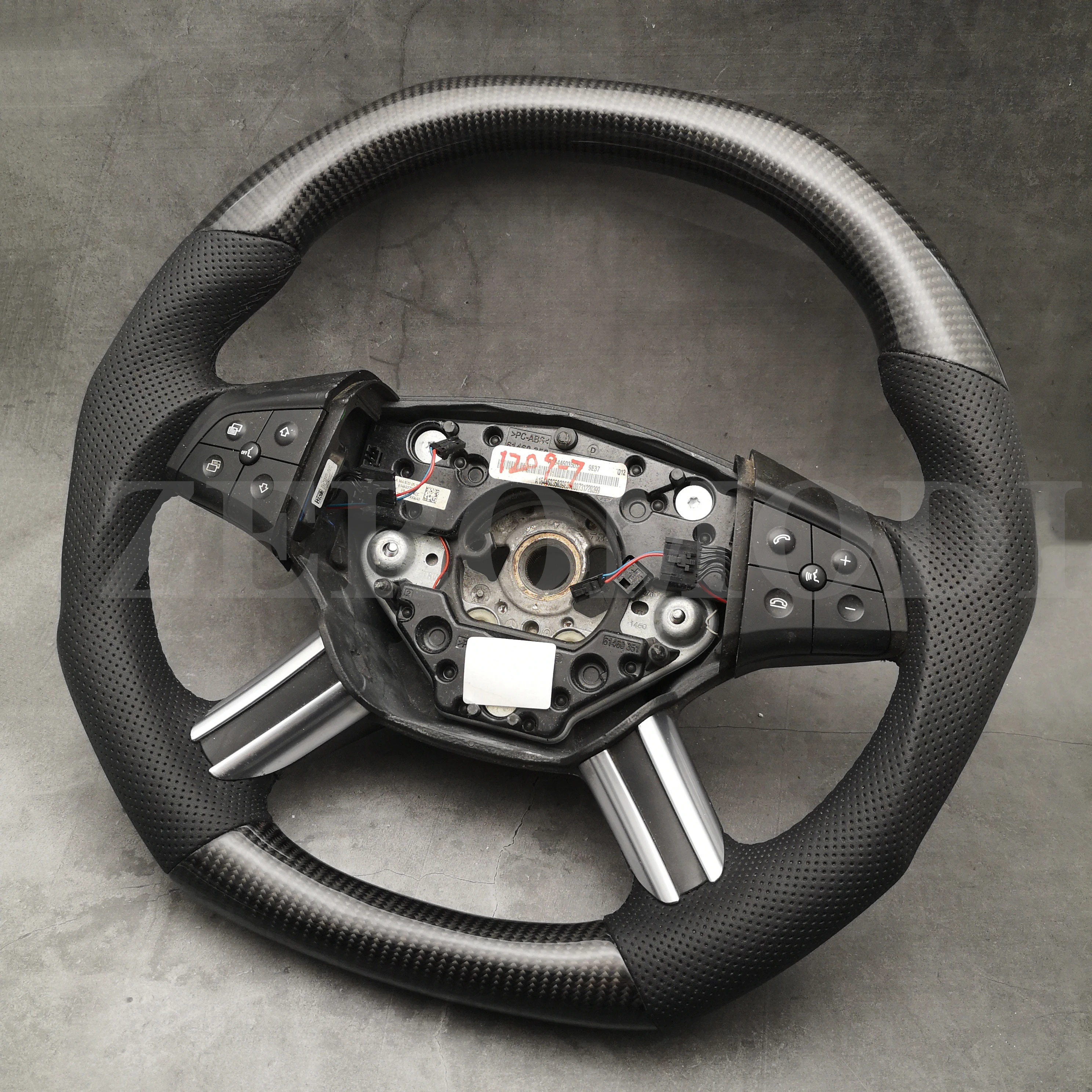 Customize Carbon Fiber Steering Wheel For Mercedes Benz W164 W245 W251 ML GL B R Class 300 350 400 2006 2007 2008 2009