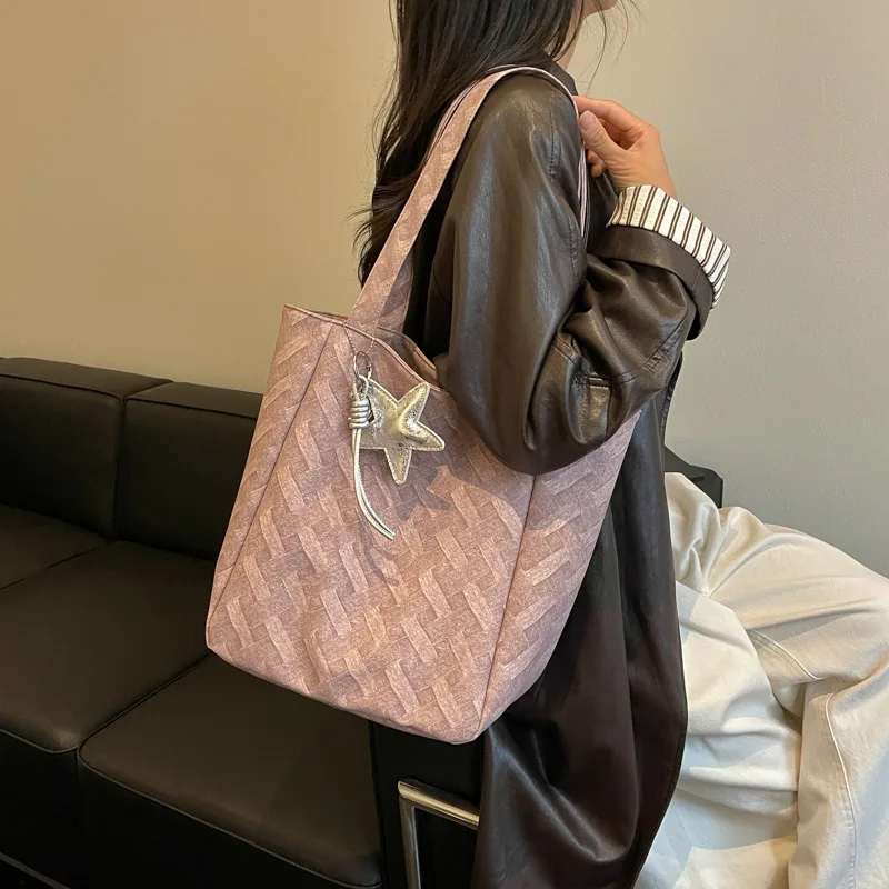 New Large Capacity Versatile Commuter Tote Bag Niche Textured Korean Style Casual Fashion Shoulder Diaper Bag for Women