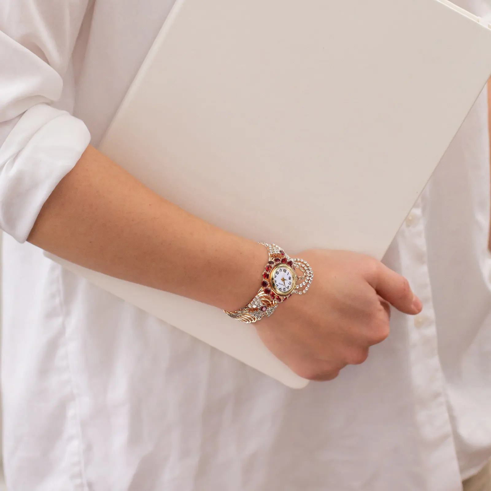 Women Quartz Watch Decorative Delicate Female Wristwatch Casual Alloy Bracelet Bling Watch for Women Daily Party School Gifts