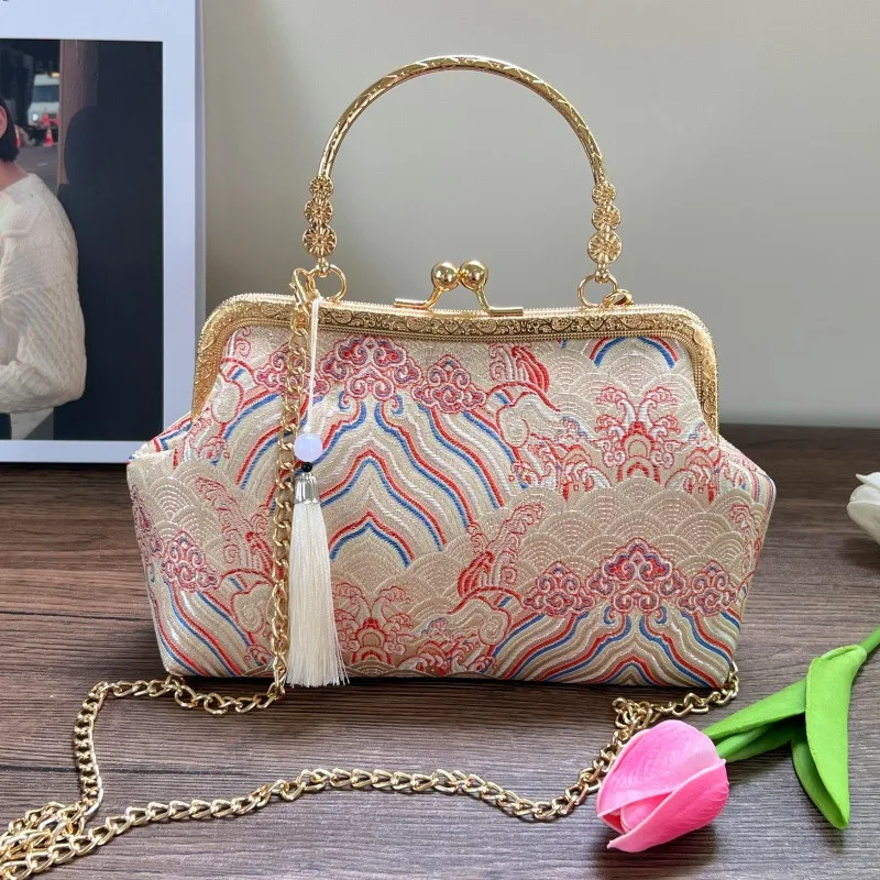 

Vintage Embroidery Lace Flowers Shell Lock Purses for Women Wedding Bag Small Chain Women Shoulder Crossbody Bag Fringe Bags
