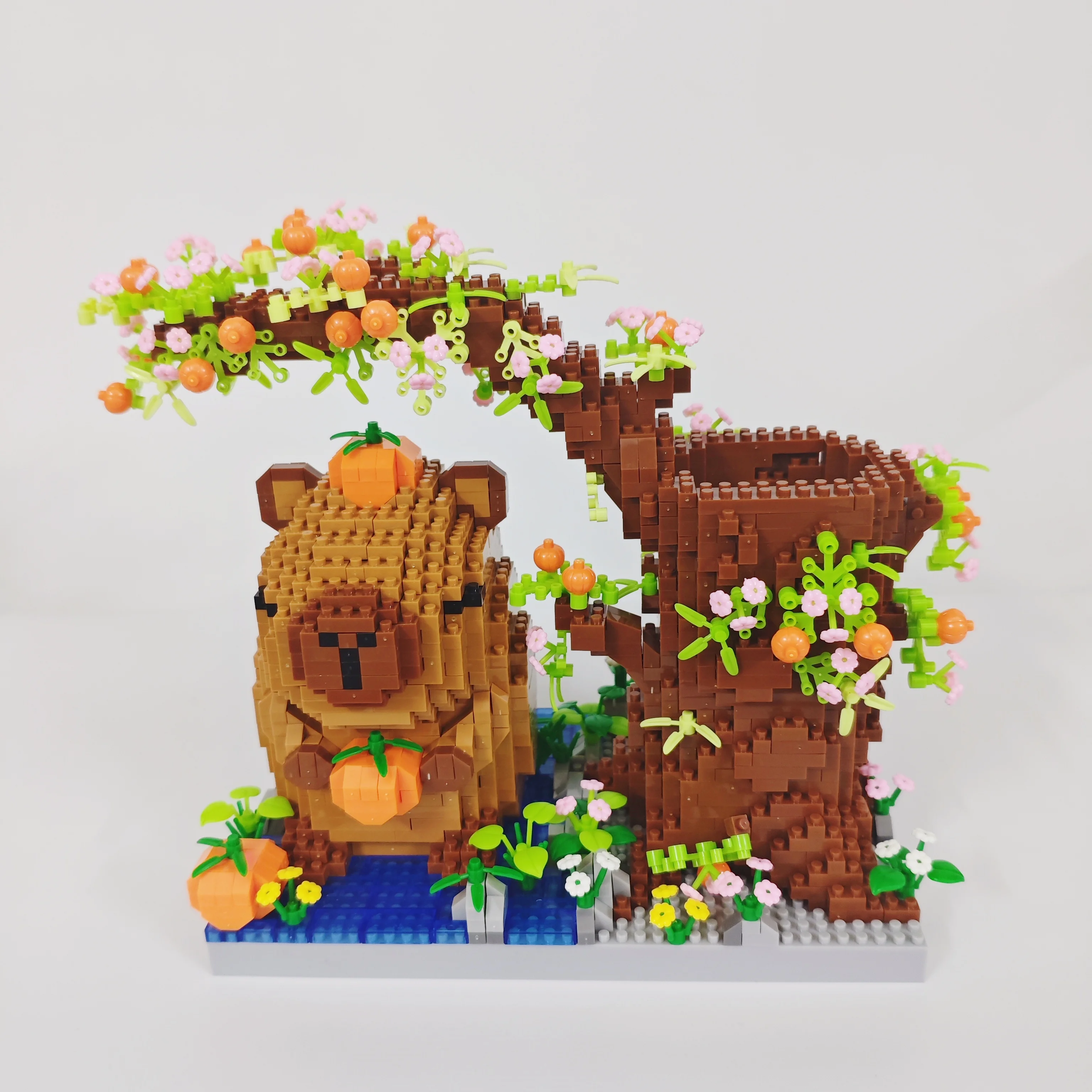 

KNEW BUILT Capybara Pen Holder Micro Mini Building Block Toy-Assemble Your Own Pen Holder,Ideal for Student,Educational Fun Toy