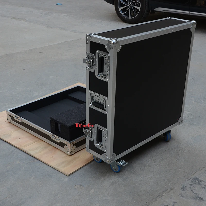 Flight Case For Allen & Heath SQ5 Console With Doghouse And Wheels