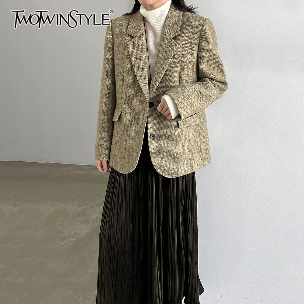 TWOTWINSTYLE Solid Spliced Pocket Jacket for Women Lapel Collar Long Sleeve Patchwork Single Breasted Temperament Coat Female