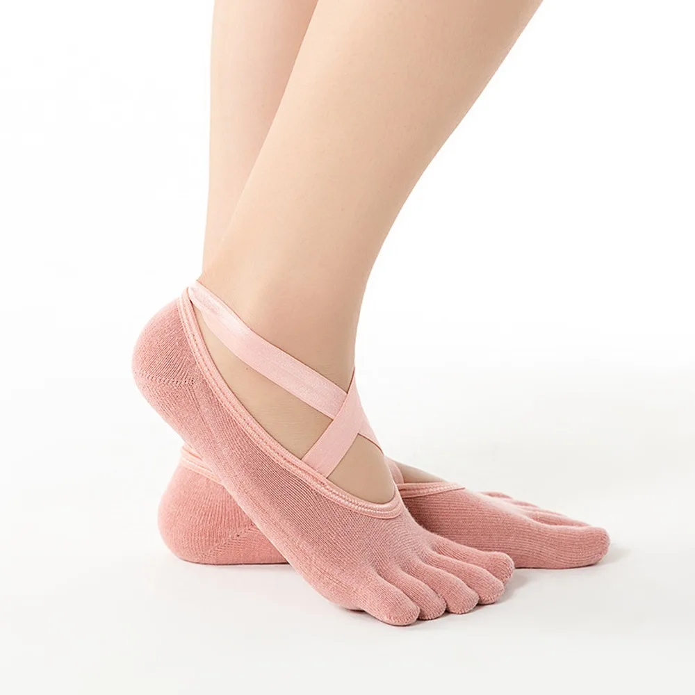 

1 Pair Anti Slip Five Finger Socks Yoga Full Five Finger Half Open Yoga Socks Split Finger Professional Heel Protector