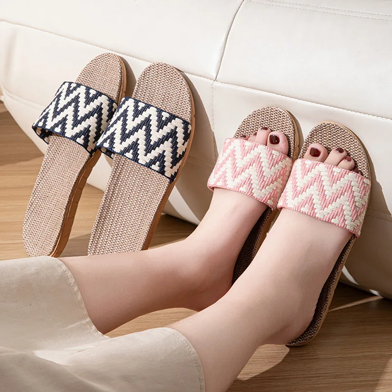 2024 New Household Slippers Flip-Flops Shoes Women Linen Slippers Beach Sandals Summer Breathable Flat Shoes Striped Sandals