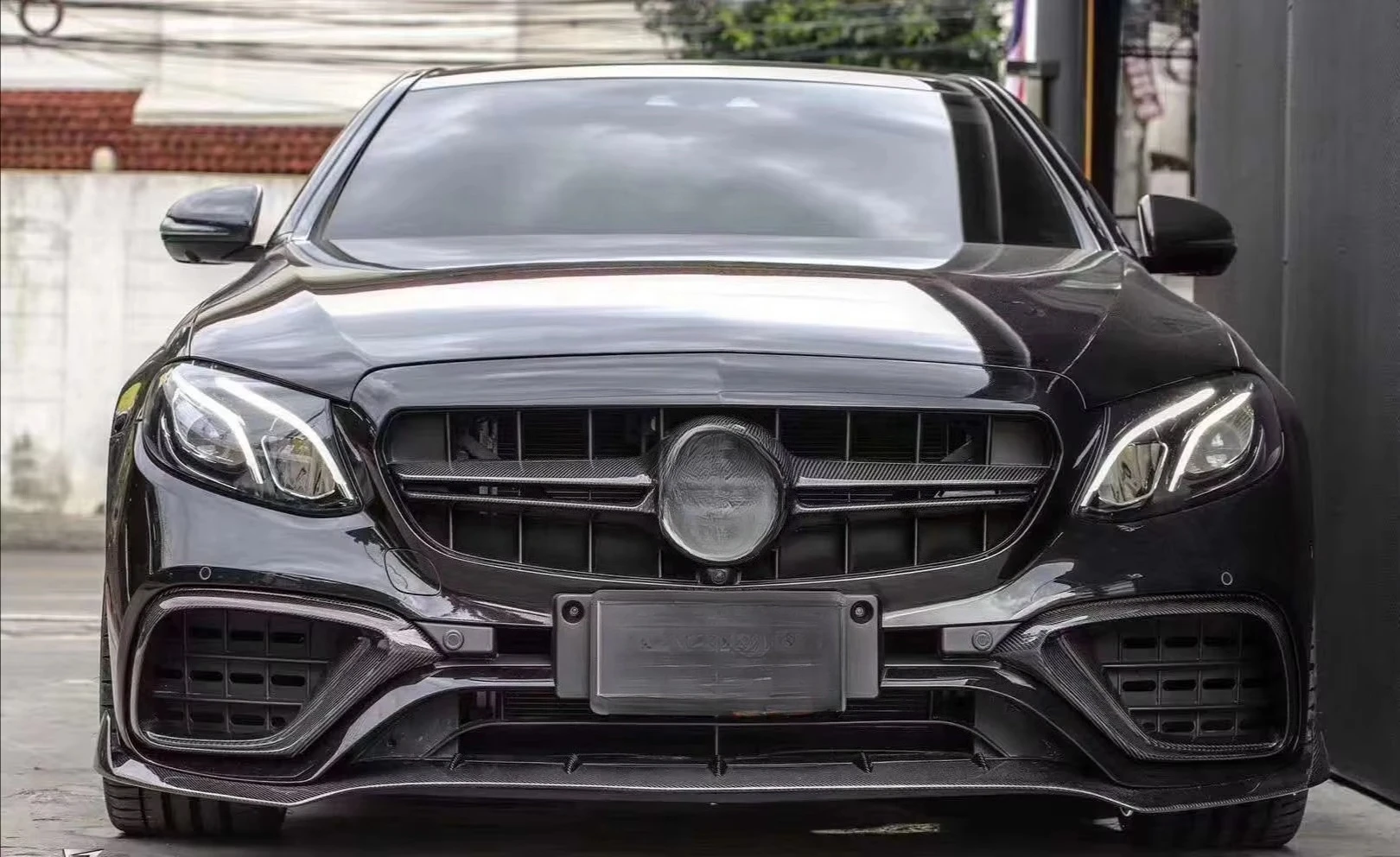 Carbon Fiber Front Bumper Lip Rear Diffuser Spoiler Side Skirts for E Class W213 E200 E300 E320 E63 2017-2019 Body Kits 3