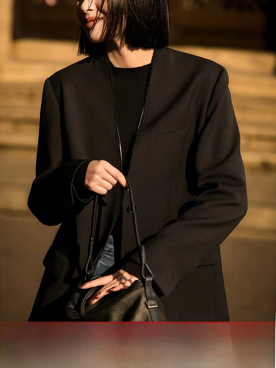 

Шерстяной костюм без лацканов от Xhange: комфортный, теплый, удлиненный, на пуговицах, однобортный, стандартной длины