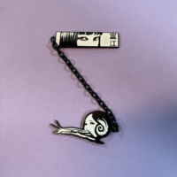 Premium Junji Ito Tomie Bookmark-Elegant Horror Manga Design,Double-Sided Character Art with Chain,Luxury Book Accessory for fan