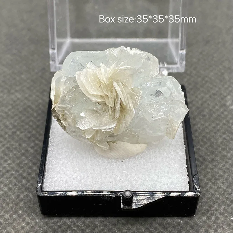 

100% Natural China Xuebaoding Aquamarine Rough Crystal Quartz Healing Mineral Specimen +Box size ：35*35*35 mm