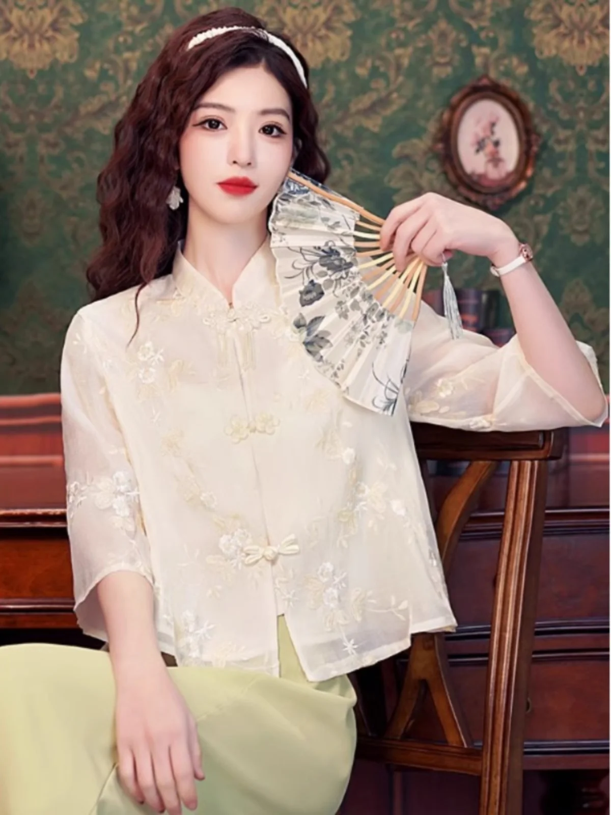 Ele chino Sle bordado irt mujer verano ligero protección solar gasa Top abotonada cuello alto ajuste Regular