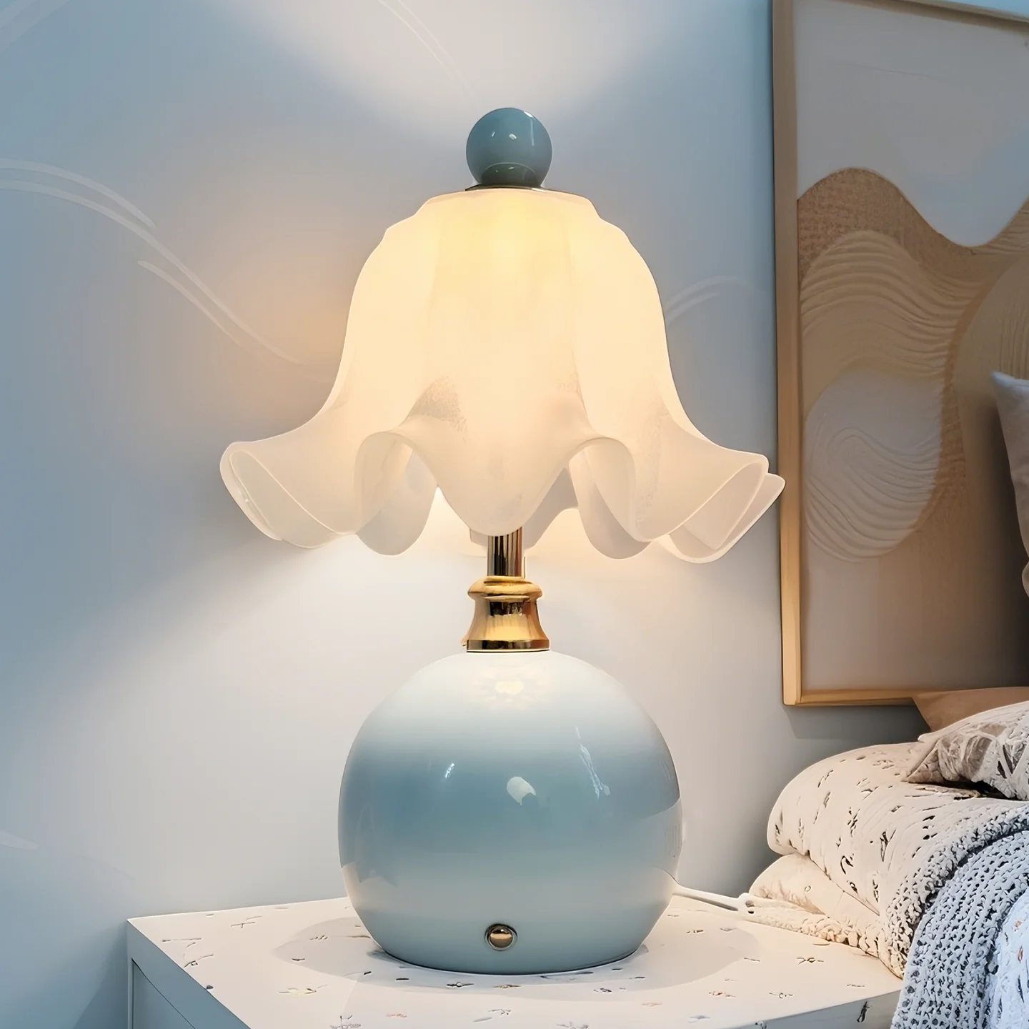 Cream wind creative high-end light luxury desk lamp bedroom 5 bedside master bedroom birthday gift atmosphere night light