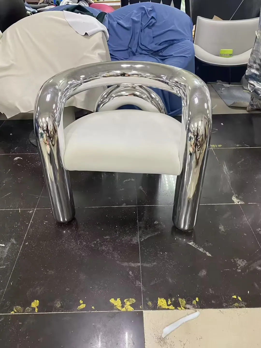 Modern comfortable spherical chair living room chair durable non-fading PU steel frame breathable fabric soft imitation leathe