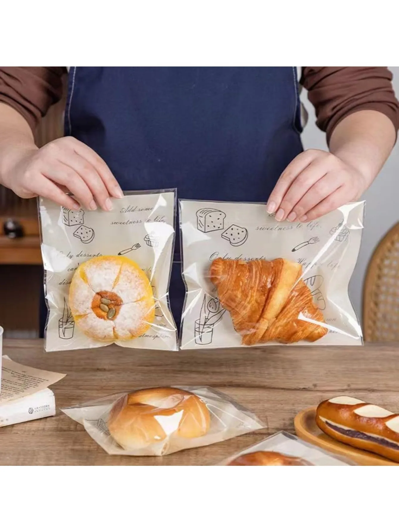 Clear Bakery Bags with Seal, Commercial for Pastry Display. 23x18x1cm, Bulk Pack, Food Safe