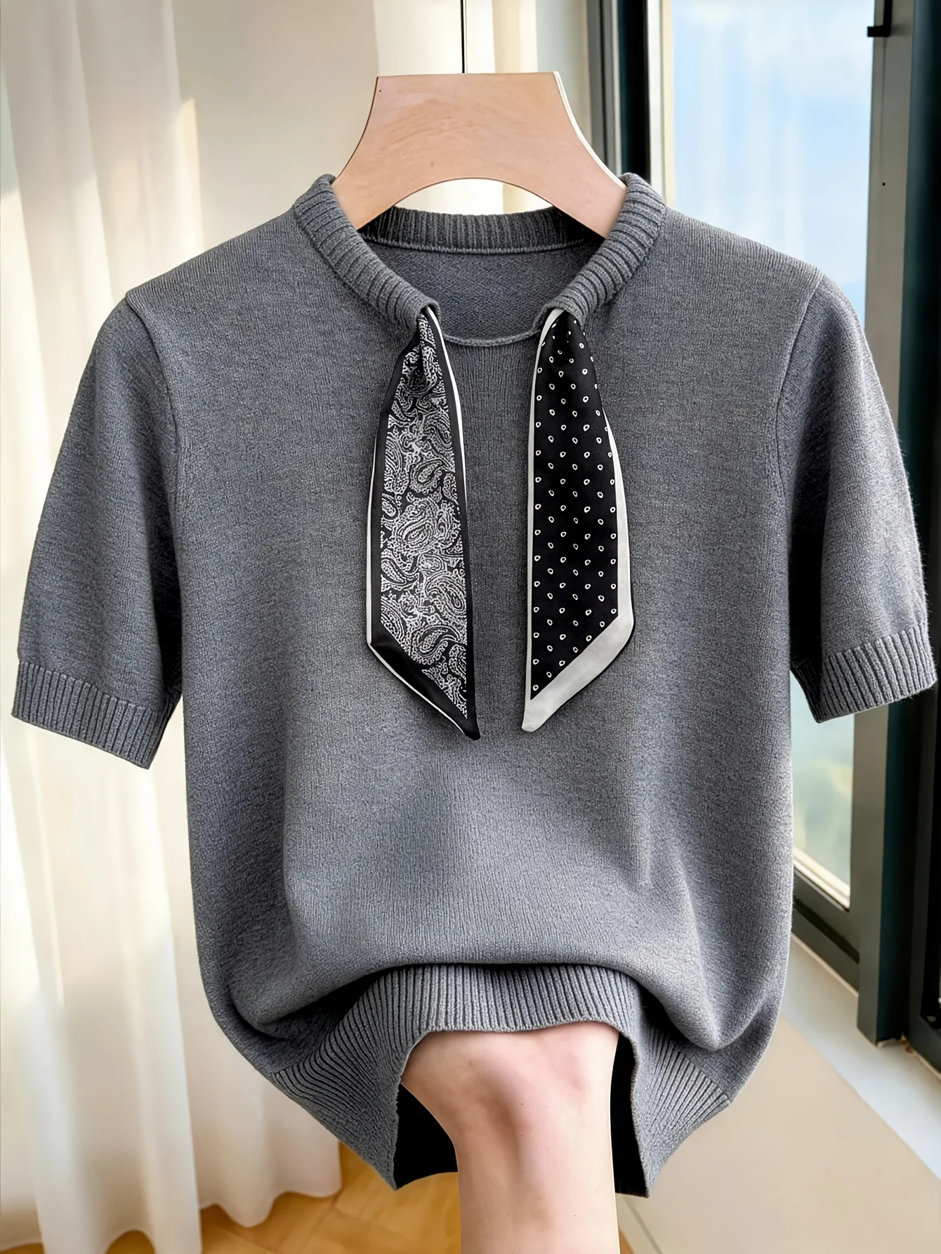 Women Retro Crew Neck Short Sleeve Knit Top Elegant French Style Casual Loose Commuter Blouse Summer Fashion Matching Scarf Slim