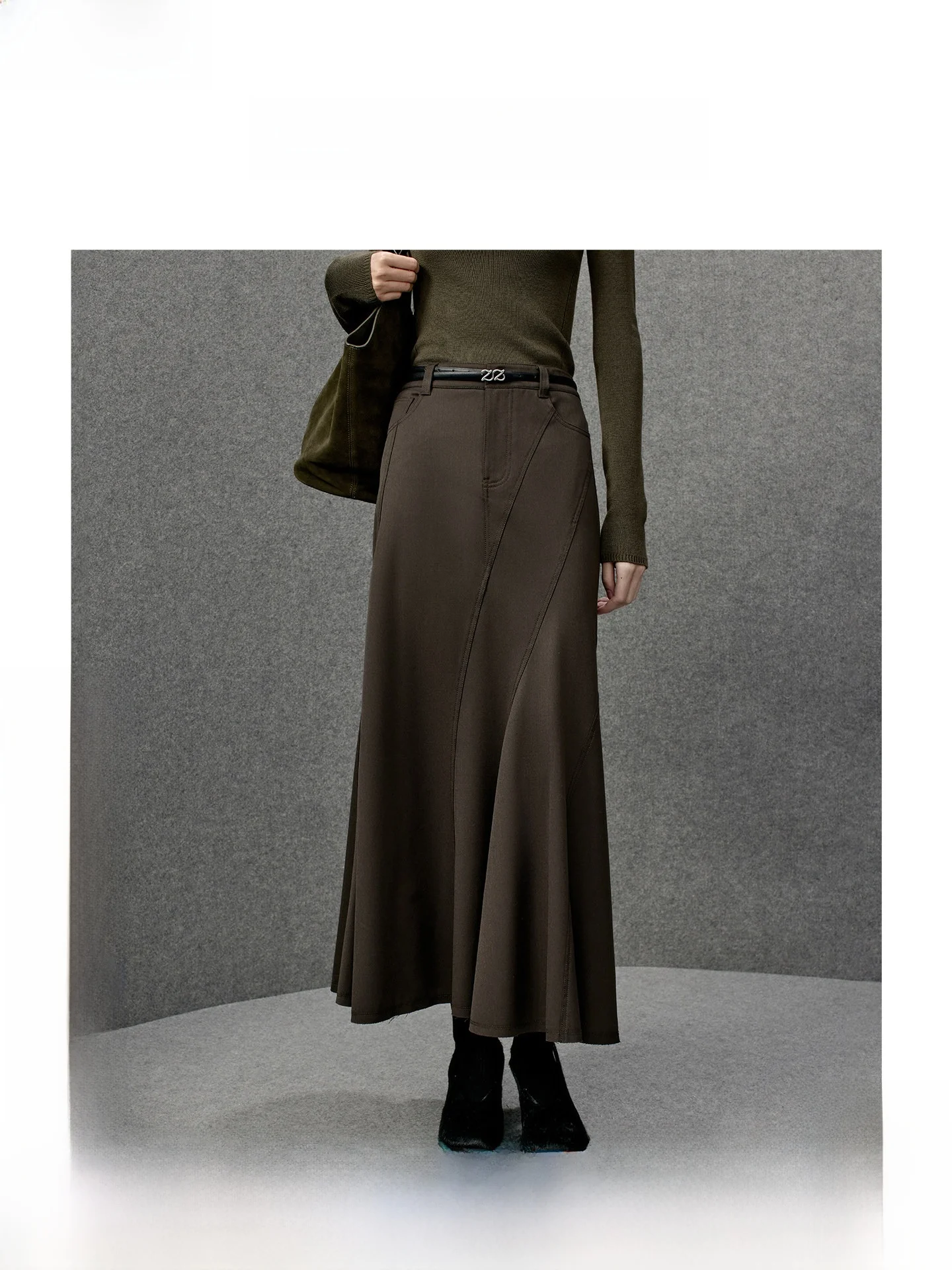 

Elegant Fish Tail Half Skirt with Cotton Texture Flocking And Oblique Cutting Inner for Women in Winter Season