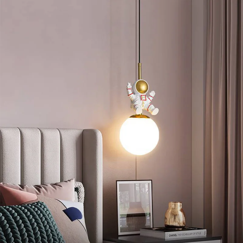 Imagem -04 - Moderno Led Criativo Bedside Pendant Light Lustres de Astronauta para Quarto de Crianças Lâmpada da Lua Luz Noturna Design de Quarto Infantil