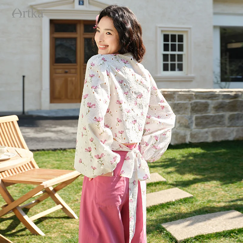 

ARTKA 2023, новая летняя женская рубашка, французская вышивка, блузка с v-образным вырезом и цветочной шнуровкой, топ с пышными рукавами SA32058C