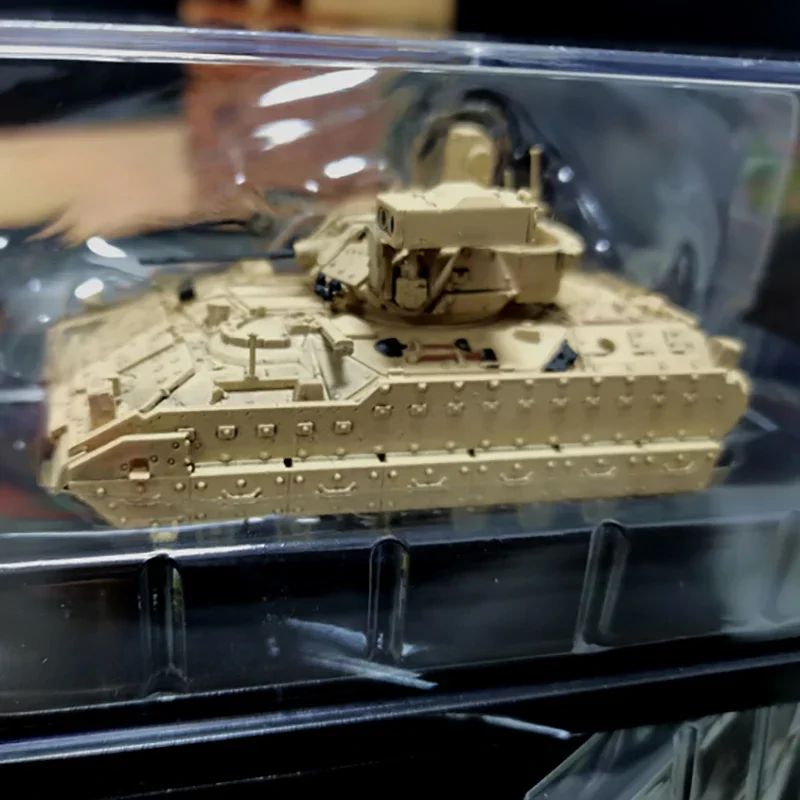 1/72 US M2A3 Bradley Infantry Chariot Desert Yellow Color Tank Model Collectible Ornament 63075: 실제 사용자 경험을 바탕으로 한 추천 및 평가