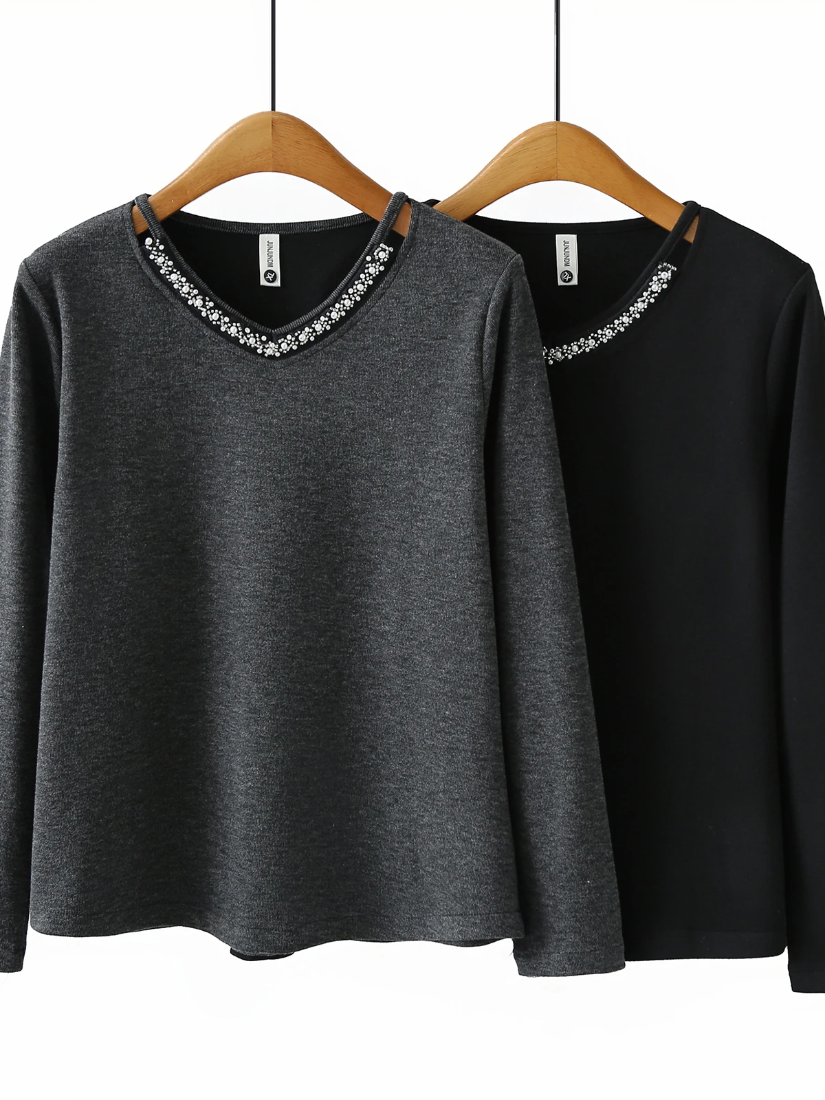 plus Size Winter New Vintage Style Hollow out V-Neck Beaded Long Sleeve T-Shirt Women Slimming Belly Covering Fleece Lined Ba...