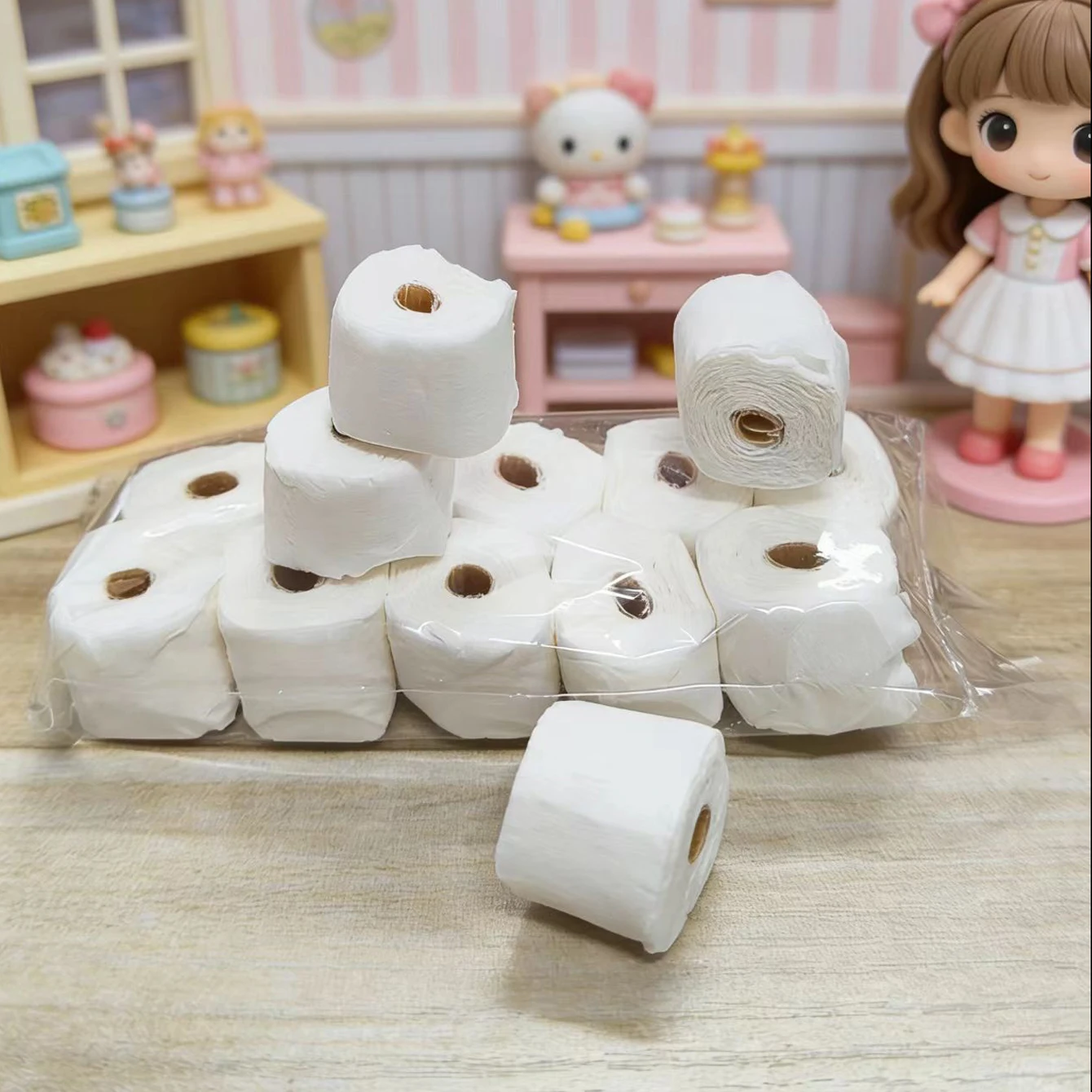 1PC Mini Toilet Paper Roll Model, Dollhouse Accessory, Miniature Scene Shooting Prop, Creative desktop Trinket