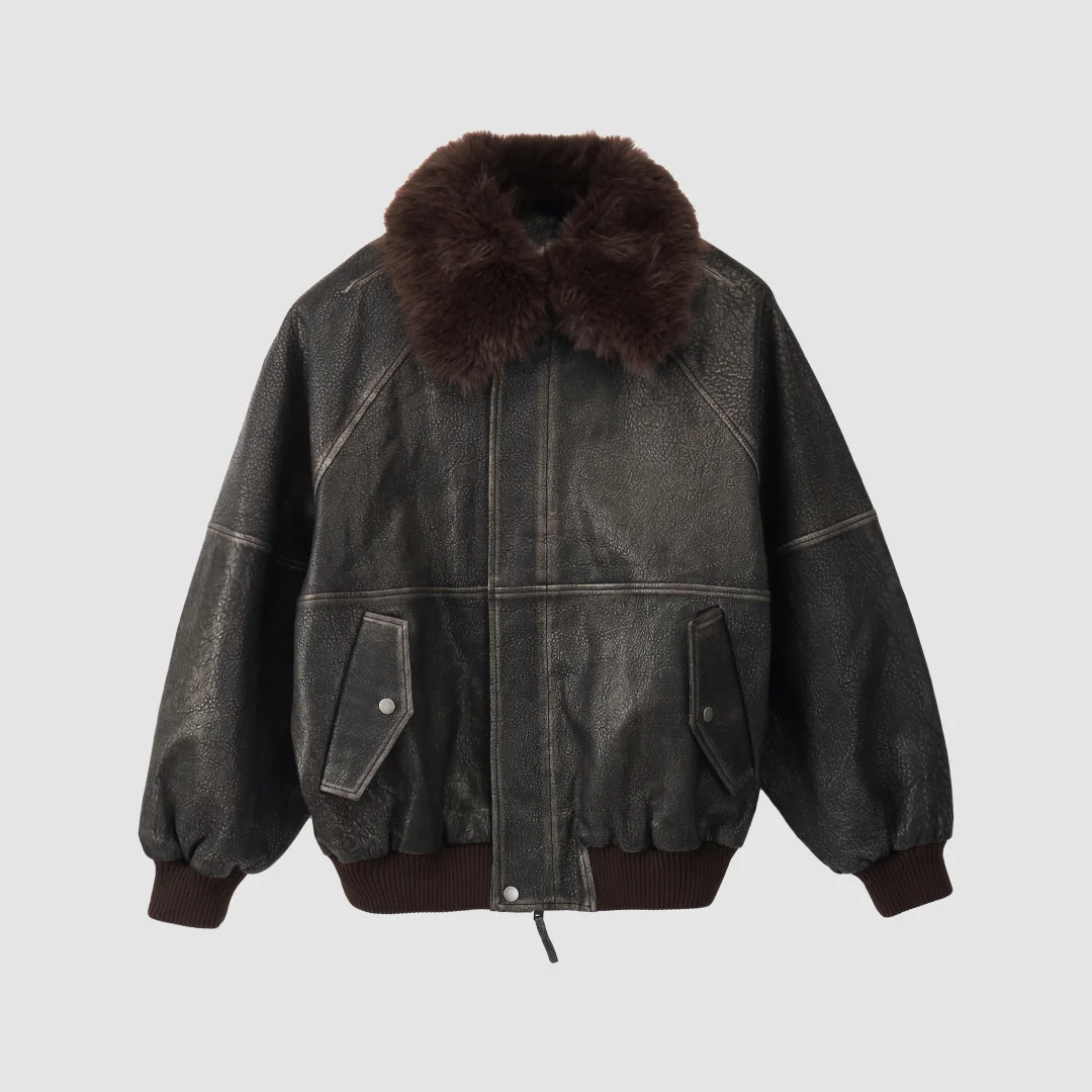 

Куртка из искусственной кожи с меховым воротником, в винтажном стиле old money, с эффектом потертости; теплая женская куртка