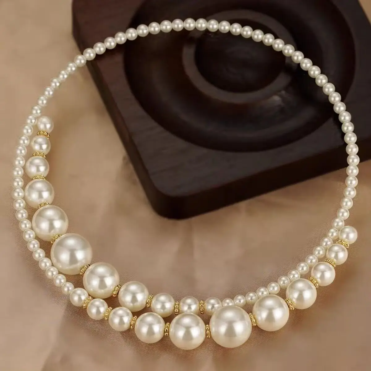 

Pearl Necklace Women's 2025 New Light Luxury Collar High-end Feeling Collarbone Chain Light Luxury Accessories Wholesale