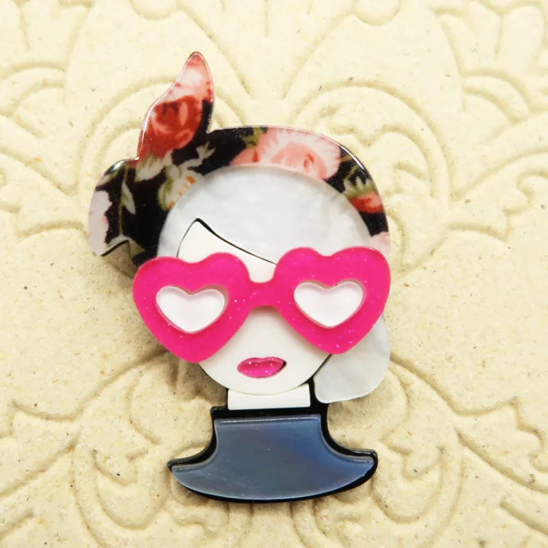 YAOLOGE 2024 New Fashion Love Glasses Girl Acrylic Brooch Original Niche Cute Portrait Corsage Clothing Brooch Accessories Gift