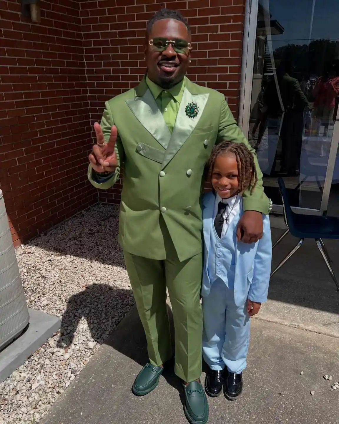 Elegante Herrenanzüge Slim Fit 2-teilig Blazer Hose Spitzrevers Zweireihig Formelle Anlässe Business Maßgeschneidert Übergröße