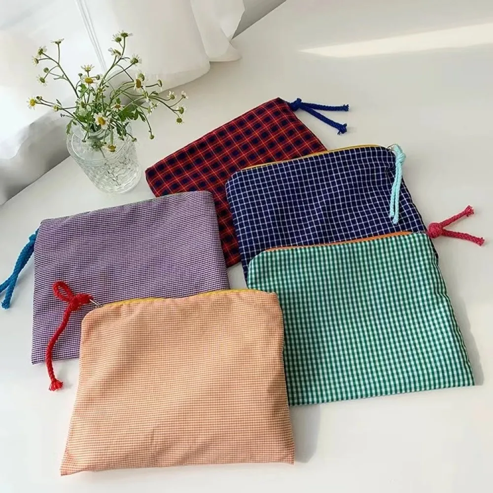 YT Portable Classic Checkered Makeup Bag for Travel, Vintage Fashion Checkered Color-Block Toiletry Bag