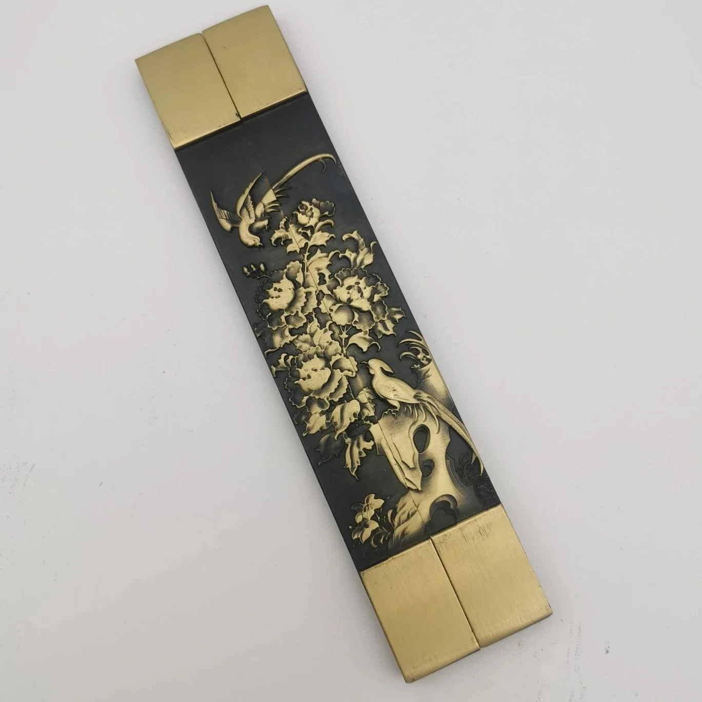 

China Brass Sculpture" Riches And Honour Paper-weight "Calligraphy Painting Auxiliary Tool Metal Crafts Home Decoration