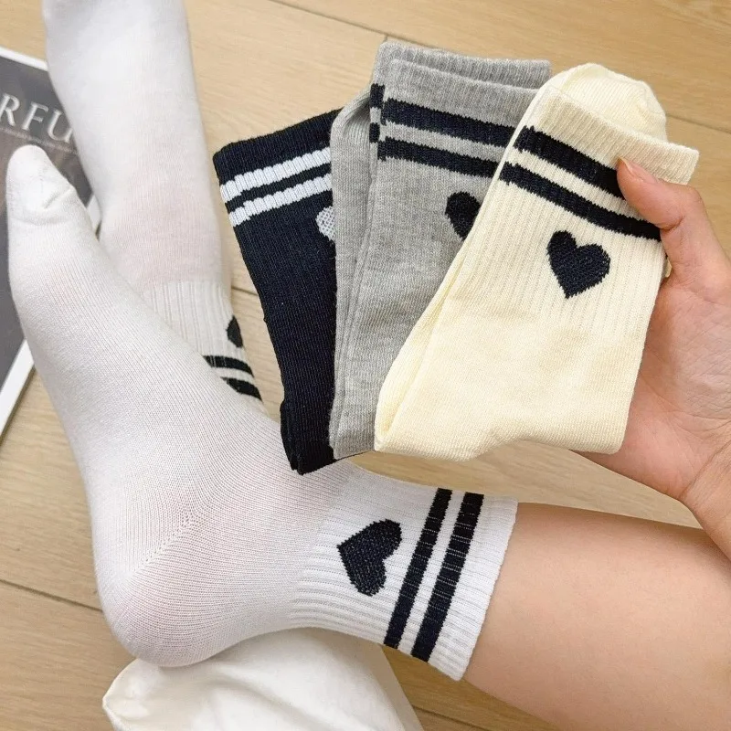 

1/4 пары спортивных носков средней длины с сердечками для женщин, мужчин и пар, простые полосатые повседневные носки для бега, спортзала и ежедневной носки