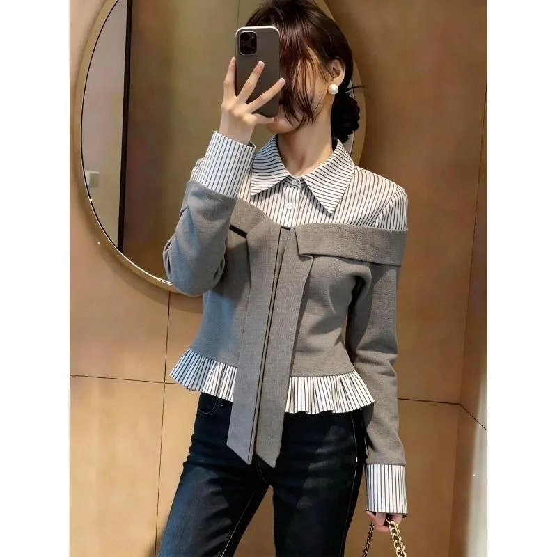 

For Women Exudes Sense of Sophistication and Design Fashionable and Individual This Is A New Spring Commuter Shirt Lapel and Tie