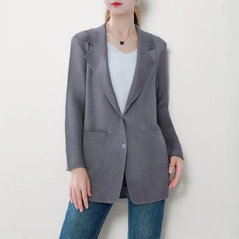 

Women's Casual Blazer Autumn 2023 Fashion Simple Solid Colour Stretch Loose Miyake Pleated Notched Collar Long Sleeved Coat