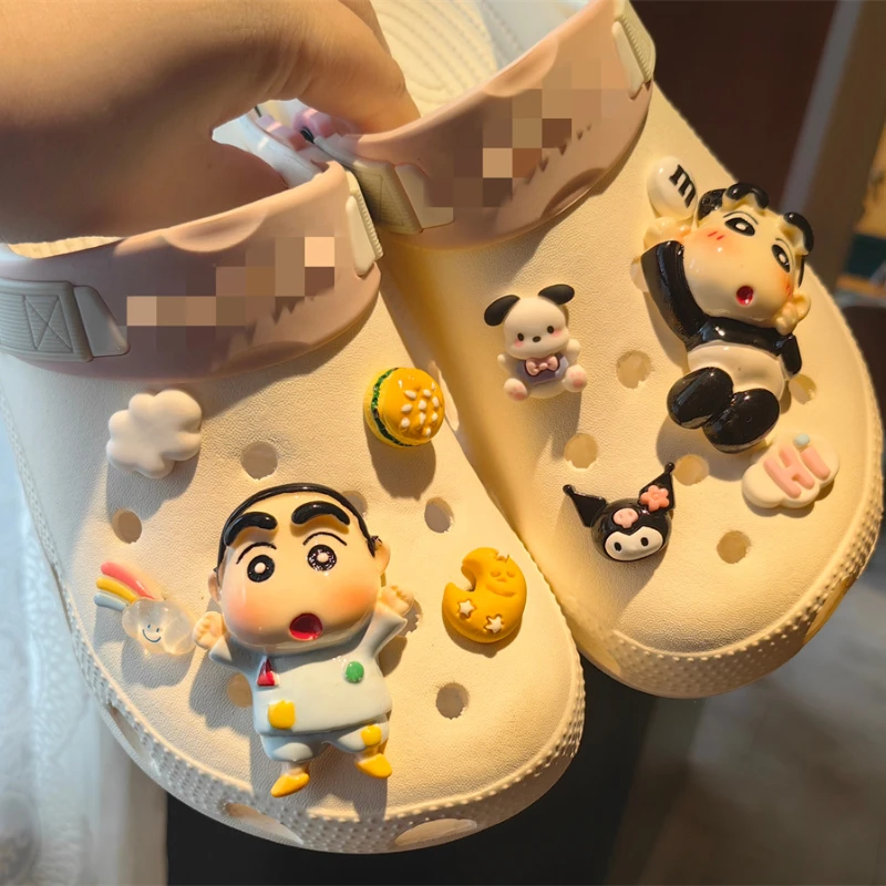 Pijama japonés de dibujos animados para niño, zapatos con agujeros desmontables tridimensionales, hebilla de zapato de flores, accesorios para zapatillas de dibujos animados DIY