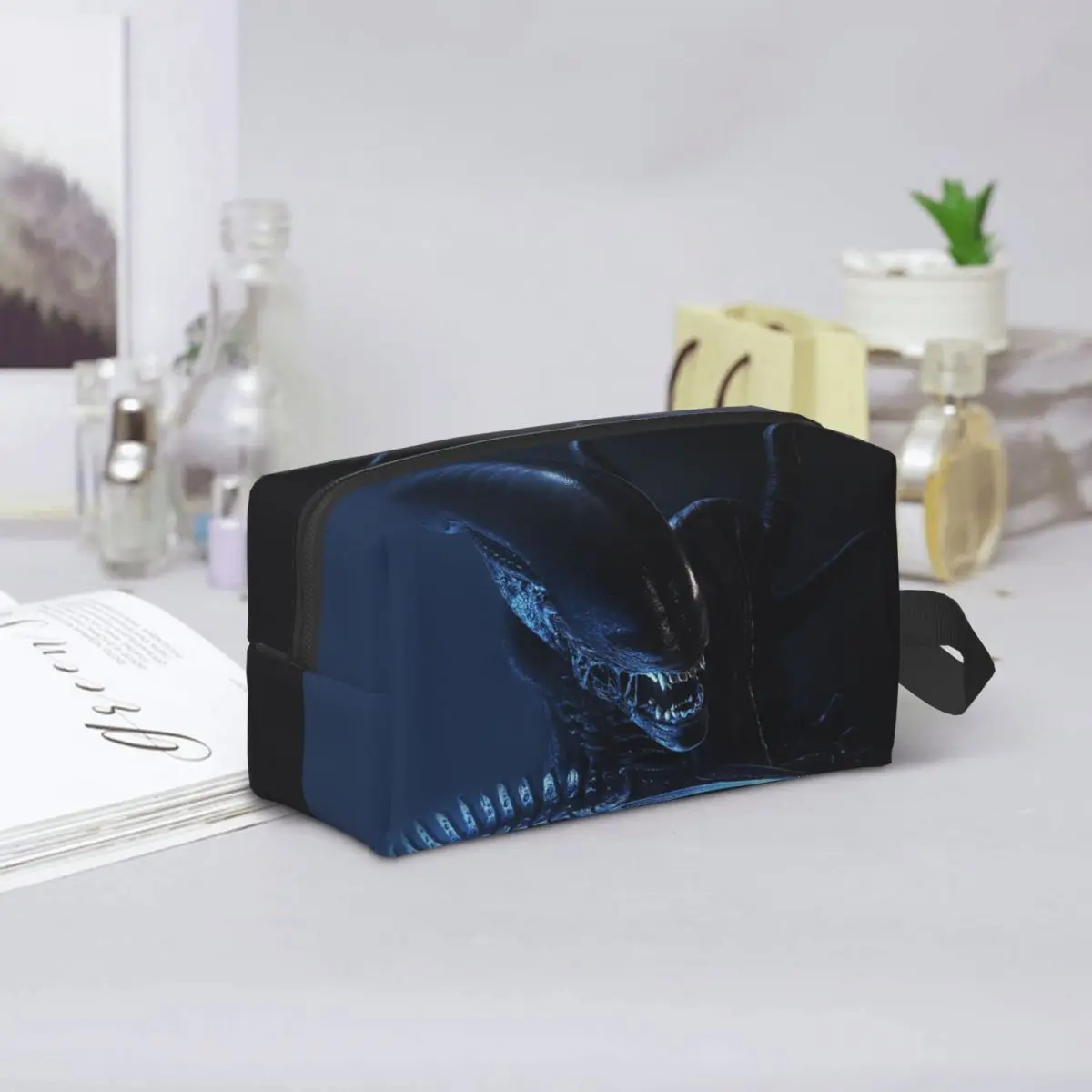 حقيبة مستحضرات التجميل النسائية من Xenomorph Alien، حقيبة تنظيم المكياج للسفر، حقيبة تخزين أدوات الزينة، صندوق أدوات مقلمة