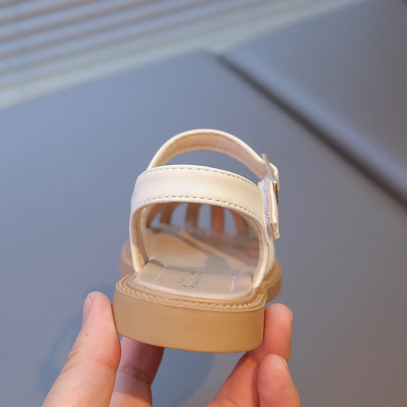 صيف 2025 صنادل جديدة للفتيات بمقدمة الأميرة ونعال ناعمة وأحذية رومانية عصرية للفتيات الصغيرات وأحذية الأطفال #4
