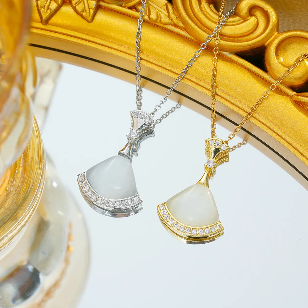 Titanium Steel Diamond-studded Cat's Eye Stone Mini Skirt Necklace for Women, Light Luxury Fan-shaped Versatile Clavicle Chain, Influencer Style Fashion Accessory