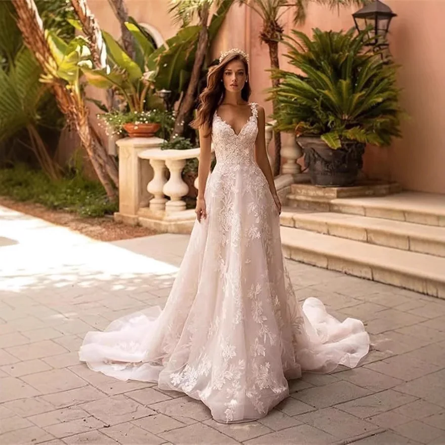 فساتين زفاف بدون ظهر فستان زفاف كلاسيكي للحديقة فستان زفاف فاخر من الدانتيل مخصص للنساء 2025