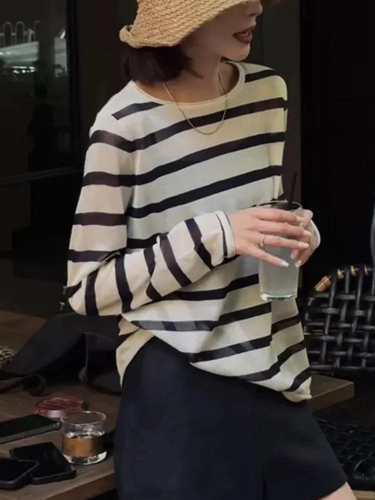 Women Casual Long Sleeve T-Shirts Spring Summer Black and White Color Scheme Pullovers Tees Shirts Female Sunscreen Streetwear